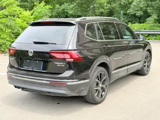 Volkswagen Tiguan L 2018 330TSI Automatic Two-Drive Ultimate exterior photo 4