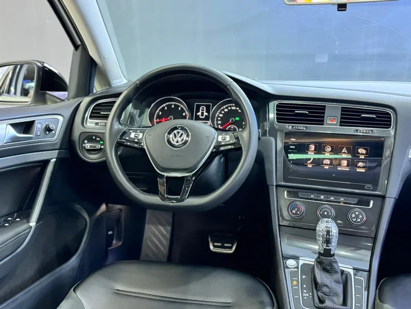 Volkswagen Golf 2020 Beloved Edition 280TSI DSG Comfortable exterior photo 7 Volkswagen Golf 2020 Beloved Edition 280TSI DSG Comfortable exterior photo 7