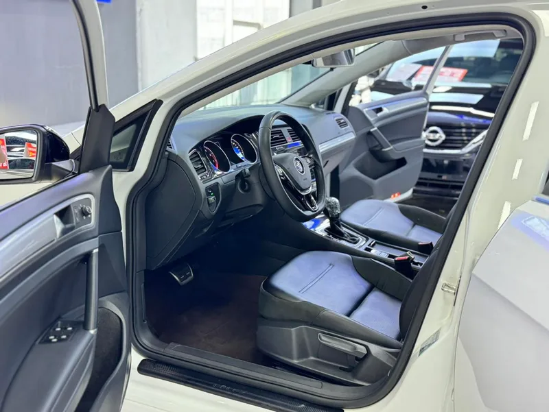 Volkswagen Golf 2020 Beloved Edition 280TSI DSG Comfortable exterior photo 9 Volkswagen Golf 2020 Beloved Edition 280TSI DSG Comfortable exterior photo 9