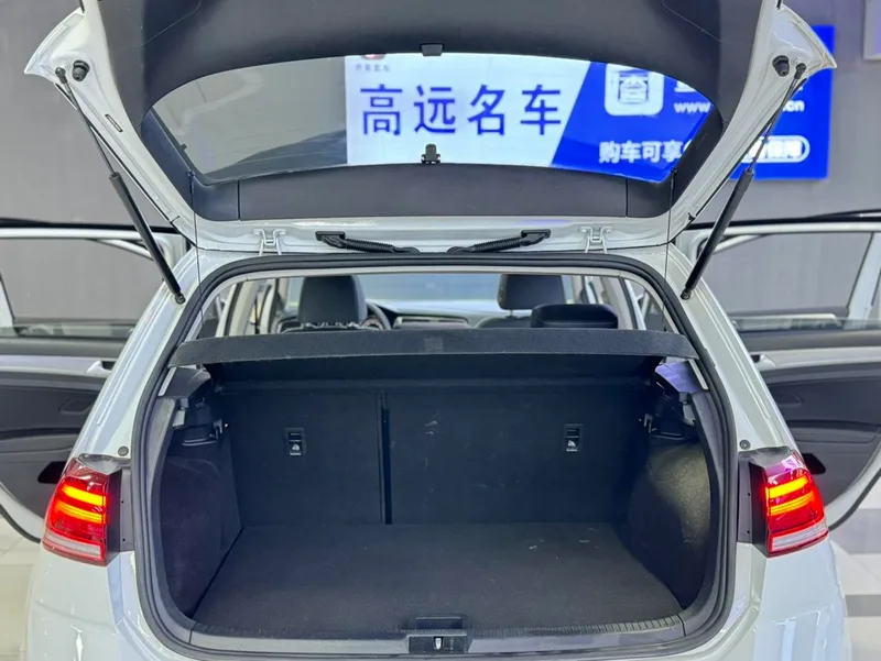 Volkswagen Golf 2020 Beloved Edition 280TSI DSG Comfortable interior photo 11 Volkswagen Golf 2020 Beloved Edition 280TSI DSG Comfortable interior photo 11