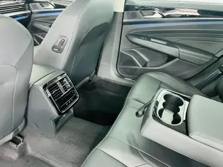 Volkswagen Passat 2025 outstanding 380TSI Long Yao Edition interior photo 11