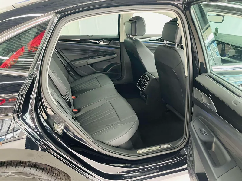 Volkswagen Passat 2025 outstanding 380TSI Long Yao Edition interior photo 13