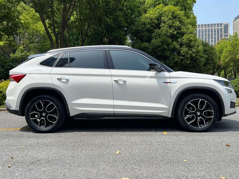 Skoda Kodiaq GT 2021 TSI330 Двухприводная люксовая версия экстерьер фото 5 Skoda Kodiaq GT 2021 TSI330 Двухприводная люксовая версия экстерьер фото 5