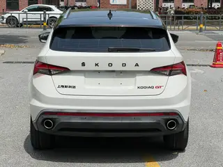 Skoda Kodiaq GT 2021 TSI330 Двухприводная люксовая версия интерьер фото 15 Skoda Kodiaq GT 2021 TSI330 Двухприводная люксовая версия интерьер фото 15