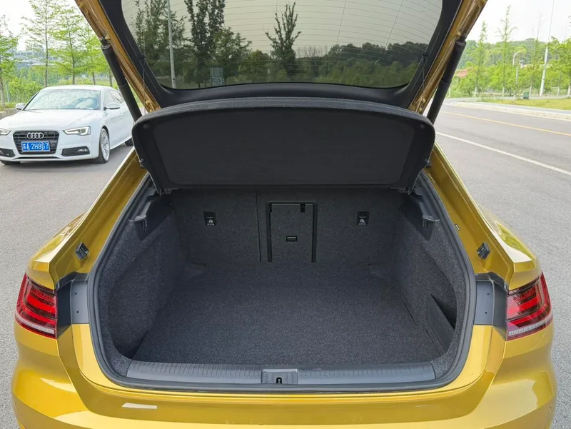 Volkswagen CC 2019 330TSI Charm Yan Edition China V interior photo 14