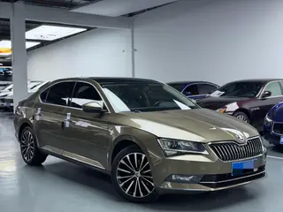 Skoda Superb 2019 TSI280 DSG Comfort Edition exterior photo 3 Skoda Superb 2019 TSI280 DSG Comfort Edition exterior photo 3