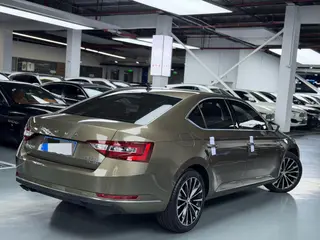 Skoda Superb 2019 TSI280 DSG Comfort Edition interior photo 7 Skoda Superb 2019 TSI280 DSG Comfort Edition interior photo 7