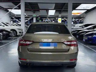 Skoda Superb 2019 TSI280 DSG Comfort Edition interior photo 8 Skoda Superb 2019 TSI280 DSG Comfort Edition interior photo 8