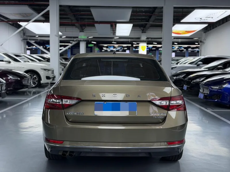 Skoda Superb 2019 TSI280 DSG Comfort Edition interior photo 8 Skoda Superb 2019 TSI280 DSG Comfort Edition interior photo 8