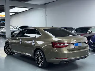 Skoda Superb 2019 TSI280 DSG Comfort Edition interior photo 9 Skoda Superb 2019 TSI280 DSG Comfort Edition interior photo 9