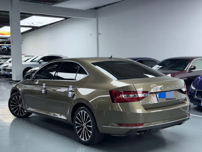 Skoda Superb 2019 TSI280 DSG Comfort Edition interior photo 9 Skoda Superb 2019 TSI280 DSG Comfort Edition interior photo 9
