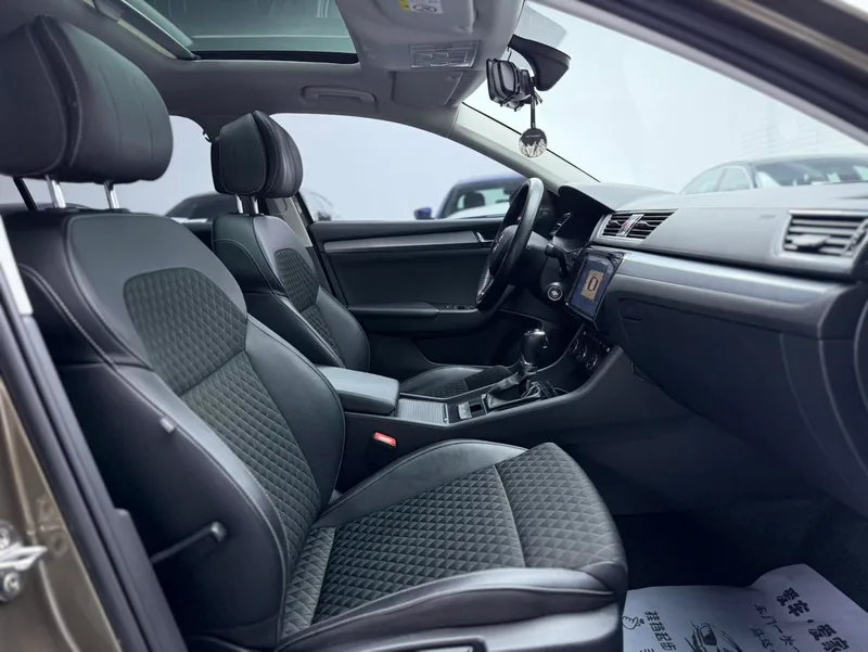 Skoda Superb 2019 TSI280 DSG Comfort Edition interior photo 10 Skoda Superb 2019 TSI280 DSG Comfort Edition interior photo 10