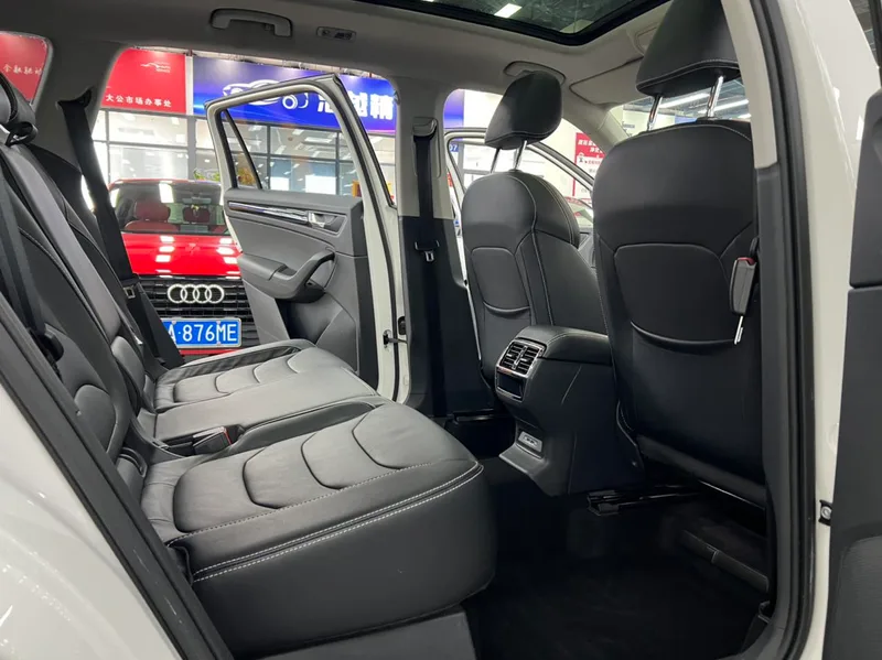 Skoda Kodiaq 2017 TSI330 5 Seat Two-Drive Deluxe Edition interior photo 8 Skoda Kodiaq 2017 TSI330 5 Seat Two-Drive Deluxe Edition interior photo 8