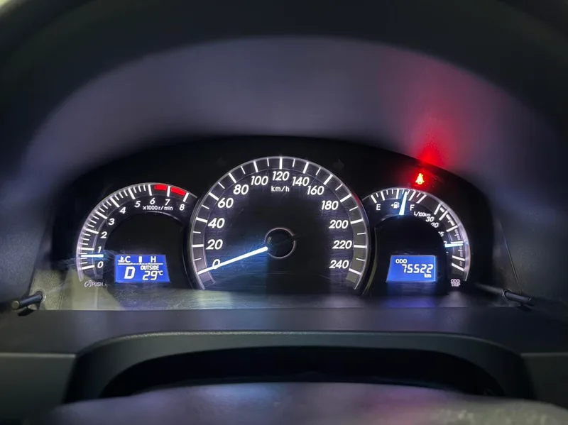 Toyota Camry 2013 2.0G Comfort Edition interior photo 18 Toyota Camry 2013 2.0G Comfort Edition interior photo 18