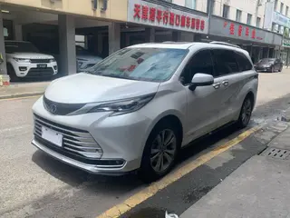 Toyota Sienna 2021 2.5L Hybrid Platinum Edition