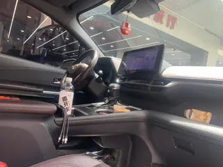 Toyota Sienna 2021 2.5L Hybride Version platine intérieur photo 12 Toyota Sienna 2021 2.5L Hybride Version platine intérieur photo 12