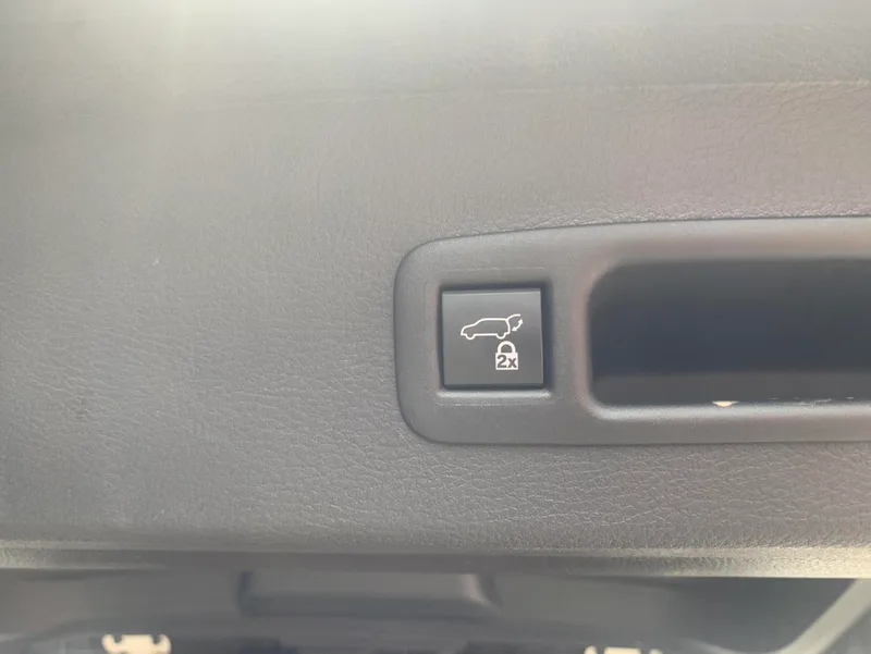Toyota Sienna 2021 2.5L Hybride Version platine intérieur photo 17 Toyota Sienna 2021 2.5L Hybride Version platine intérieur photo 17