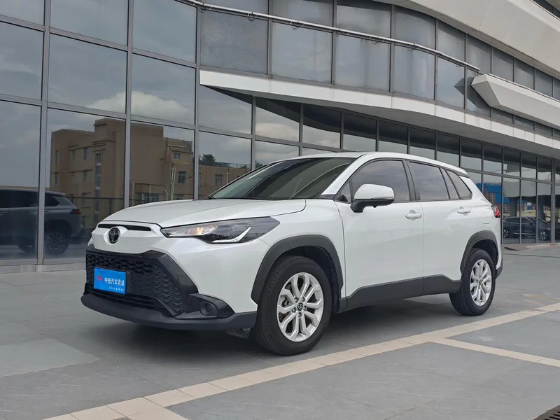 Toyota Frontlander 2022 2.0L CVT Versión líder exterior foto 1 Toyota Frontlander 2022 2.0L CVT Versión líder exterior foto 1