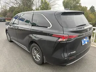 Toyota Sienna 2021 2.5L Hybrid Luxury Edition interior photo 10 Toyota Sienna 2021 2.5L Hybrid Luxury Edition interior photo 10