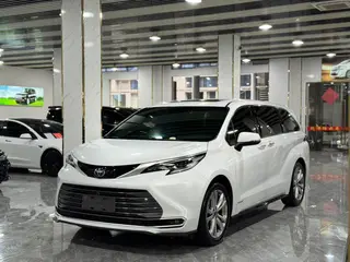 Toyota Sienna 2024 Dual Power 2.5L Premium Edition