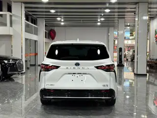 Toyota Sienna 2024 Doble motor 2.5L Versión de lujo interior foto 14 Toyota Sienna 2024 Doble motor 2.5L Versión de lujo interior foto 14
