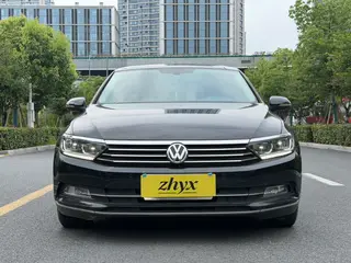 Volkswagen Magotan 2016 2.0TSI Zhixiang Noble Type exterior photo 2 Volkswagen Magotan 2016 2.0TSI Zhixiang Noble Type exterior photo 2