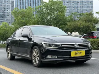 Volkswagen Magotan 2016 2.0TSI Zhixiang Noble Type exterior photo 3 Volkswagen Magotan 2016 2.0TSI Zhixiang Noble Type exterior photo 3