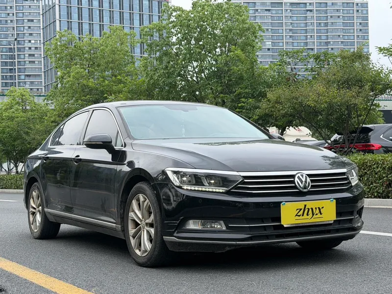 Volkswagen Magotan 2016 2.0TSI Zhixiang Noble Type exterior photo 3 Volkswagen Magotan 2016 2.0TSI Zhixiang Noble Type exterior photo 3