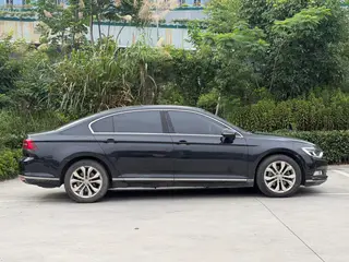 Volkswagen Magotan 2016 2.0TSI Zhixiang Noble Type exterior photo 4 Volkswagen Magotan 2016 2.0TSI Zhixiang Noble Type exterior photo 4