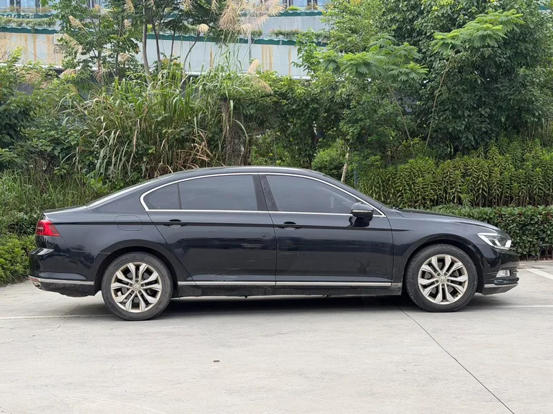 Volkswagen Magotan 2016 2.0TSI Zhixiang Noble Type exterior photo 4 Volkswagen Magotan 2016 2.0TSI Zhixiang Noble Type exterior photo 4