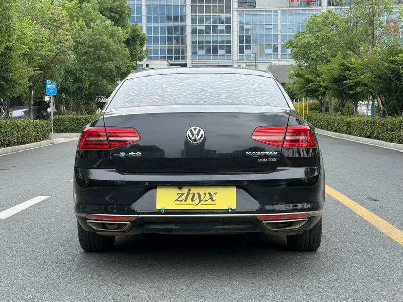 Volkswagen Magotan 2016 2.0TSI Zhixiang Noble Type exterior photo 6 Volkswagen Magotan 2016 2.0TSI Zhixiang Noble Type exterior photo 6