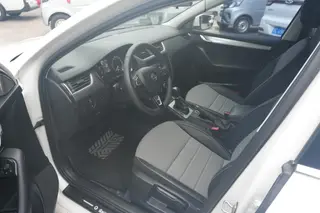 Skoda Octavia 2017 1.6L Automatic line creation exterior photo 3 Skoda Octavia 2017 1.6L Automatic line creation exterior photo 3