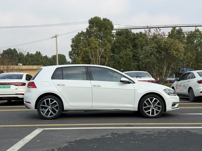 Volkswagen Golf 2020 280TSI DSG Comfortable exterior photo 4 Volkswagen Golf 2020 280TSI DSG Comfortable exterior photo 4