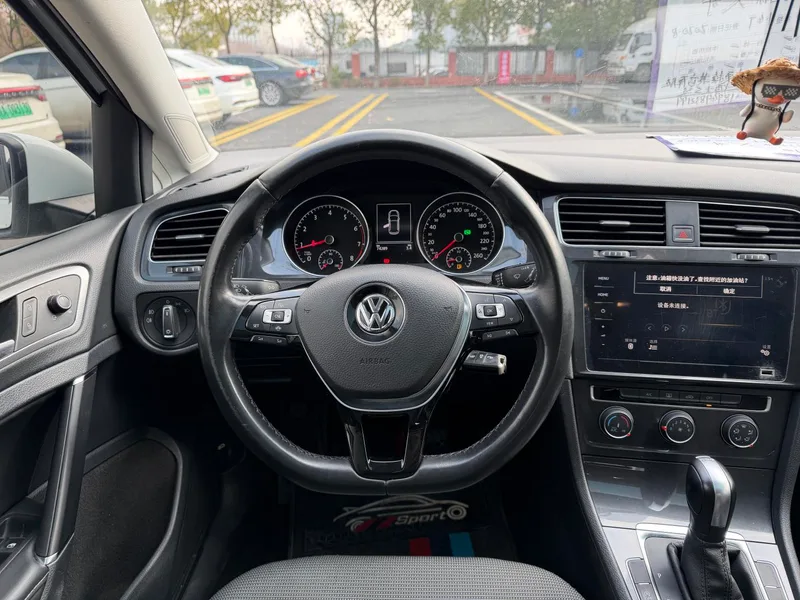 Volkswagen Golf 2020 280TSI DSG Comfortable interior photo 11 Volkswagen Golf 2020 280TSI DSG Comfortable interior photo 11