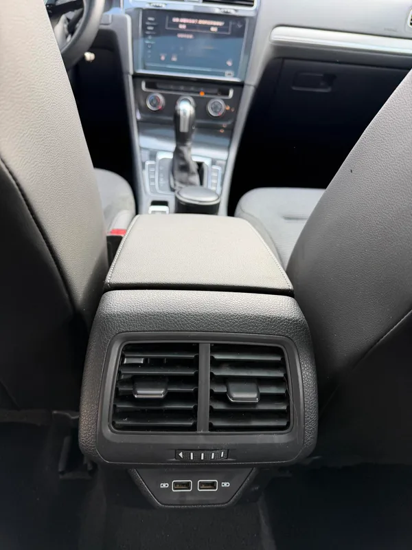 Volkswagen Golf 2020 280TSI DSG Comfortable interior photo 12 Volkswagen Golf 2020 280TSI DSG Comfortable interior photo 12