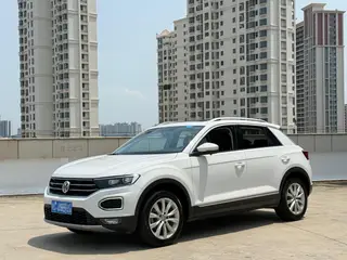 Volkswagen T-Cross 2019 230TSI DSG Tracción a dos ruedas emprendía País VI
