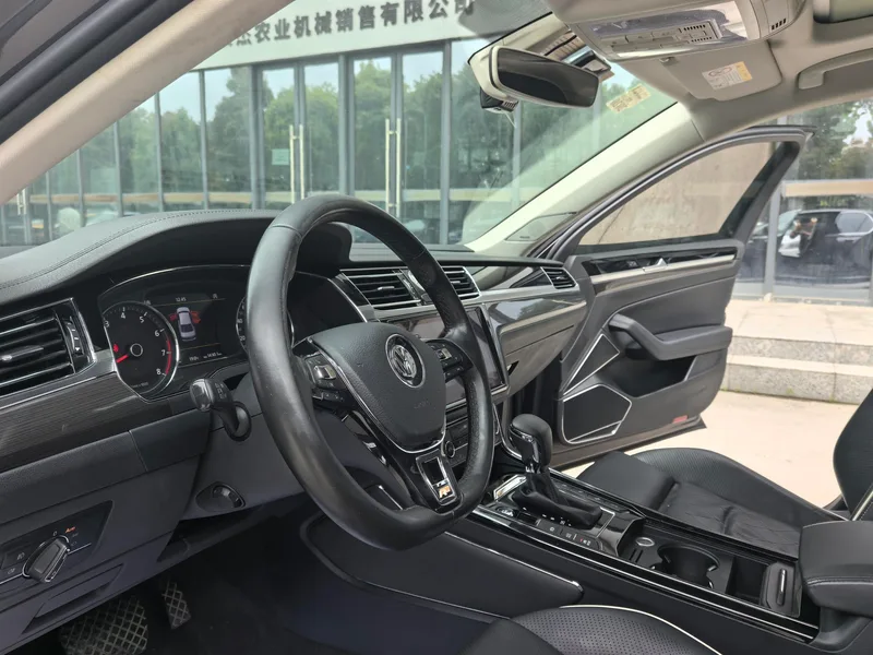 Volkswagen Phideon 2018 Restyling 380TSI Two-Drive Ultimate interior photo 13 Volkswagen Phideon 2018 Restyling 380TSI Two-Drive Ultimate interior photo 13