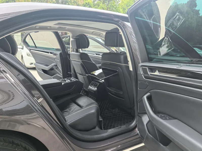 Volkswagen Phideon 2018 Restyling 380TSI Two-Drive Ultimate interior photo 16 Volkswagen Phideon 2018 Restyling 380TSI Two-Drive Ultimate interior photo 16