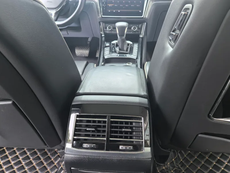 Volkswagen Phideon 2018 Restyling 380TSI Two-Drive Ultimate interior photo 19 Volkswagen Phideon 2018 Restyling 380TSI Two-Drive Ultimate interior photo 19
