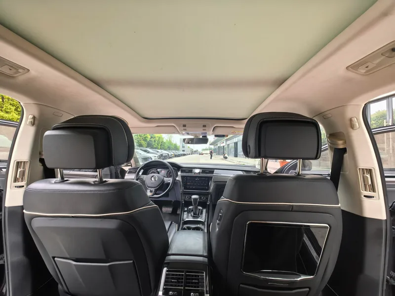 Volkswagen Phideon 2018 Restyling 380TSI Two-Drive Ultimate interior photo 20 Volkswagen Phideon 2018 Restyling 380TSI Two-Drive Ultimate interior photo 20