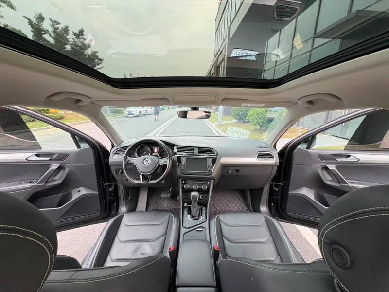Volkswagen Tiguan L 2017 330TSI Automatic Two-Drive Ultimate exterior photo 4 Volkswagen Tiguan L 2017 330TSI Automatic Two-Drive Ultimate exterior photo 4