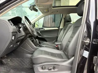 Volkswagen Tiguan L 2017 330TSI Automatic Two-Drive Ultimate interior photo 6 Volkswagen Tiguan L 2017 330TSI Automatic Two-Drive Ultimate interior photo 6