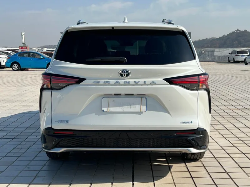 Toyota Granvia 2023 Intelligent electric hybrid double engine 2.5L Noble PLUS exterior photo 5 Toyota Granvia 2023 Intelligent electric hybrid double engine 2.5L Noble PLUS exterior photo 5