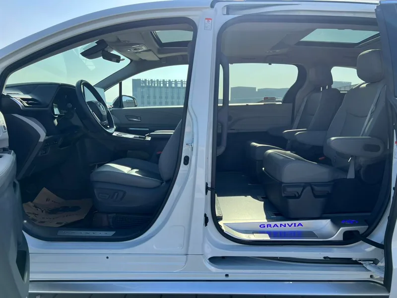 Toyota Granvia 2023 Intelligent electric hybrid double engine 2.5L Noble PLUS interior photo 8 Toyota Granvia 2023 Intelligent electric hybrid double engine 2.5L Noble PLUS interior photo 8