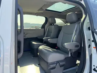 Toyota Granvia 2023 Intelligent electric hybrid double engine 2.5L Noble PLUS interior photo 9 Toyota Granvia 2023 Intelligent electric hybrid double engine 2.5L Noble PLUS interior photo 9