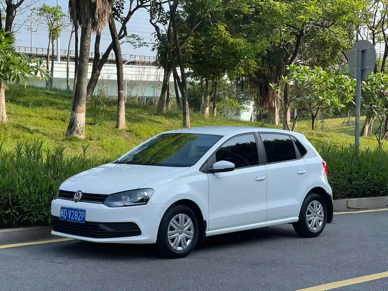 Volkswagen Polo 2016 1.4L Automatic fashion type exterior photo 1 Volkswagen Polo 2016 1.4L Automatic fashion type exterior photo 1