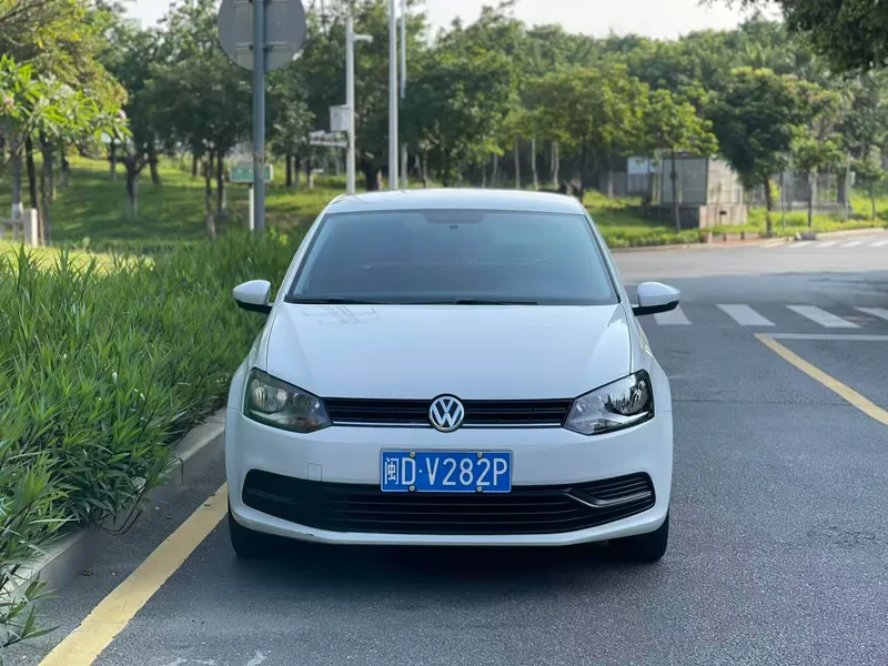 Volkswagen Polo 2016 1.4L Automatic fashion type exterior photo 2 Volkswagen Polo 2016 1.4L Automatic fashion type exterior photo 2