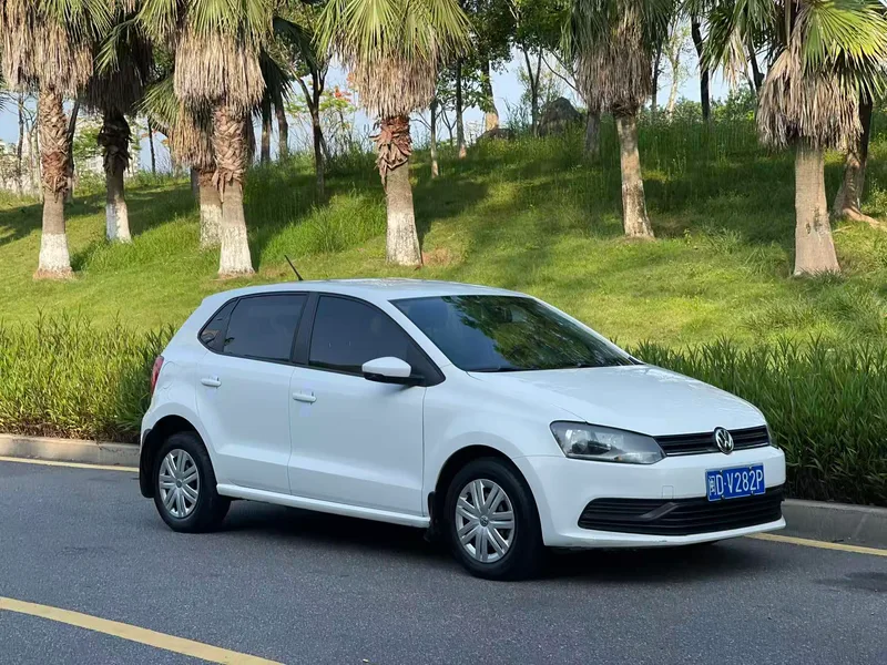 Volkswagen Polo 2016 1.4L Automatic fashion type exterior photo 3 Volkswagen Polo 2016 1.4L Automatic fashion type exterior photo 3