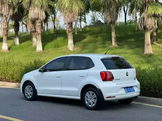 Volkswagen Polo 2016 1.4L Automatic fashion type interior photo 7 Volkswagen Polo 2016 1.4L Automatic fashion type interior photo 7