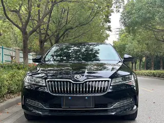 Skoda Superb 2019 Restyling TSI330 DSG Comfort Edition exterior photo 2